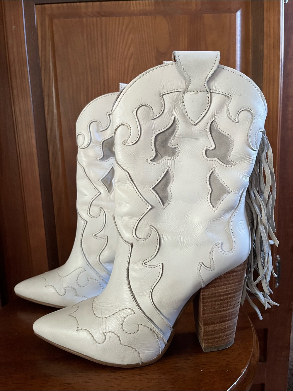 Women’s Dingo White Western Fringe Leather Boots